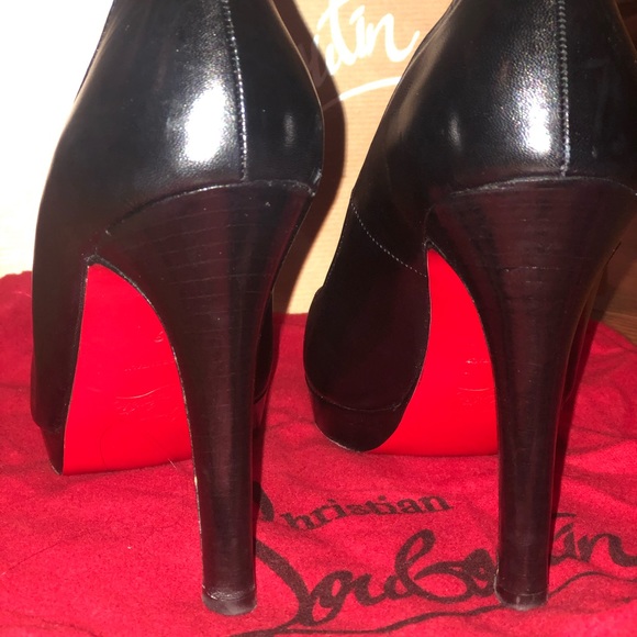 Christian Louboutin red bottoms! - Picture 2 of 4
